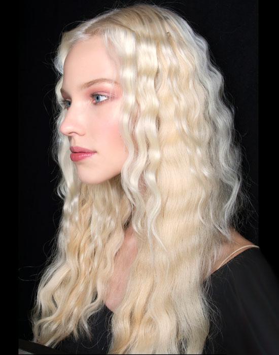 The bohemian vibe is still being rocked! Try crimping the top sections for a contrast in textures